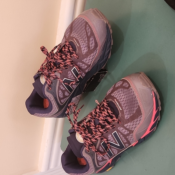 New Balance Leadville V3 Vibram shoes women's size 11 D wide - Picture 2 of 10